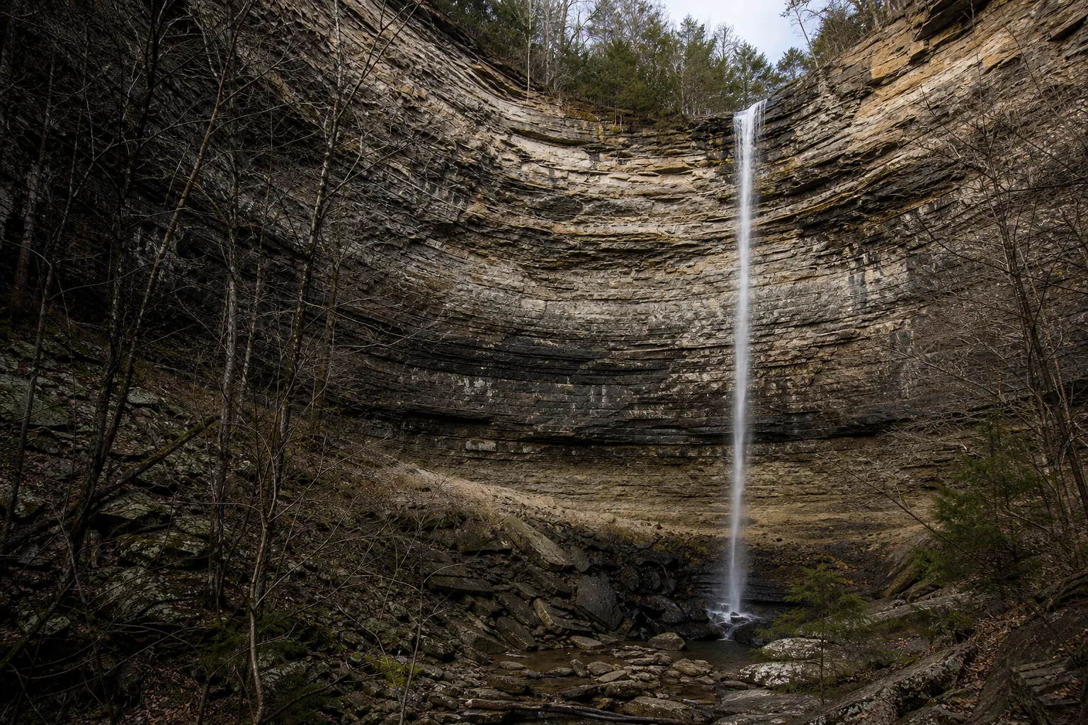 Hemmed-In-Hollow Falls wide view of the 209-foot free-fall and curving sandstone amphitheater