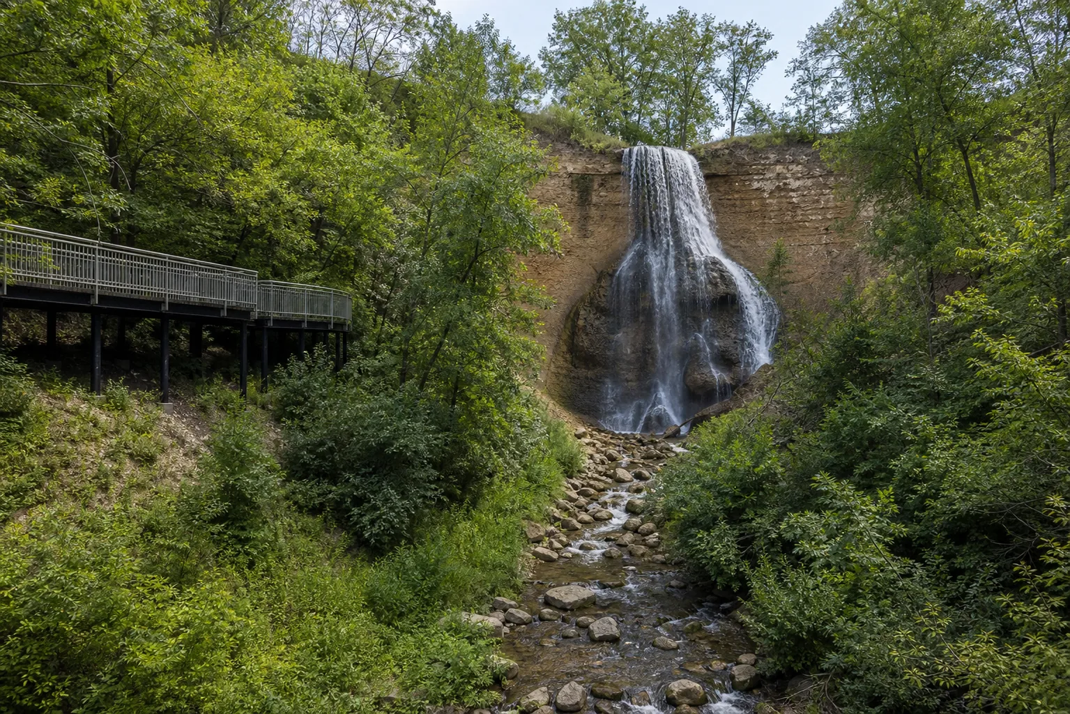 Smith Falls wide setting view